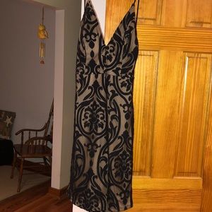 Cefian- backless dress